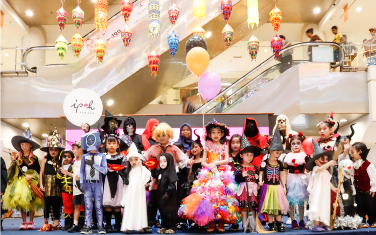 Ipoh Parade Celebrates Terrifying Fun Halloween with Shoppers!